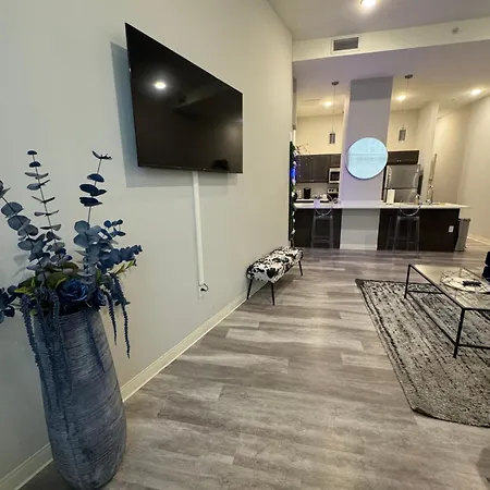 Beautiful Condo/Rooftop Patio With Free Parking Cleveland Exterior photo
