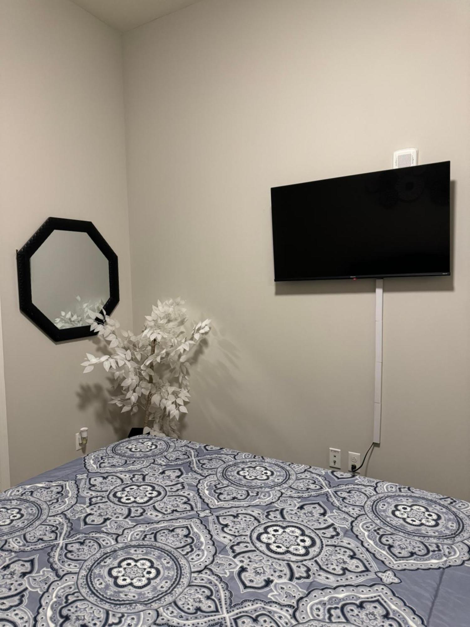 Beautiful Condo/rooftop Patio With Free Parking Apartamento *